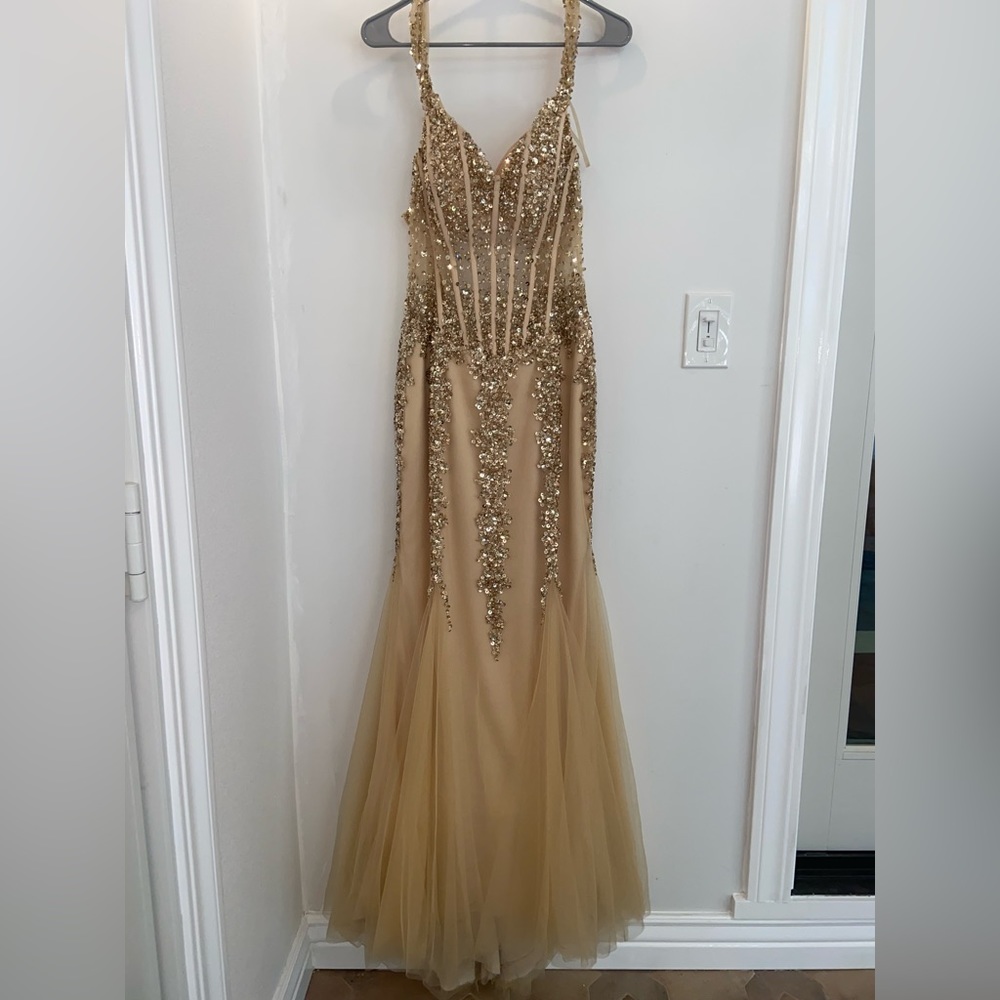 Camille La Vie prom dress. Only worn once.